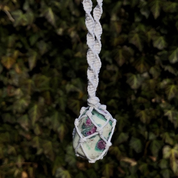 Ruby Fucshite Macrame Necklace - Picture 5 of 7